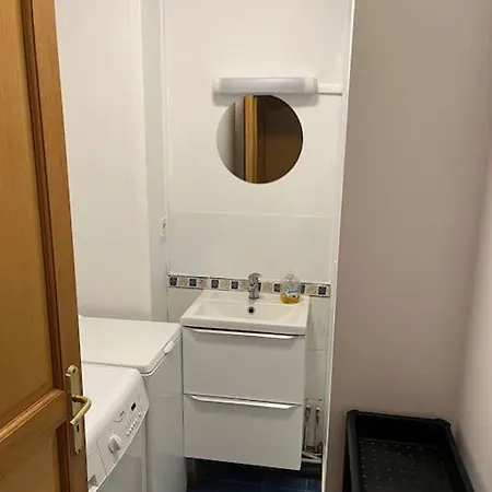 4 Et Parking Apartment *
